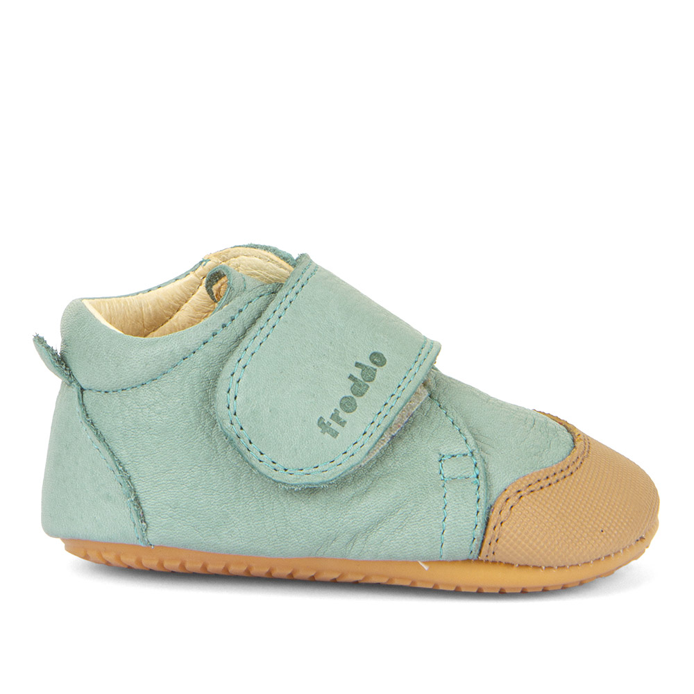 Dječja cipela picture