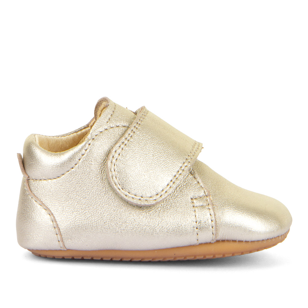 Dječja cipela picture