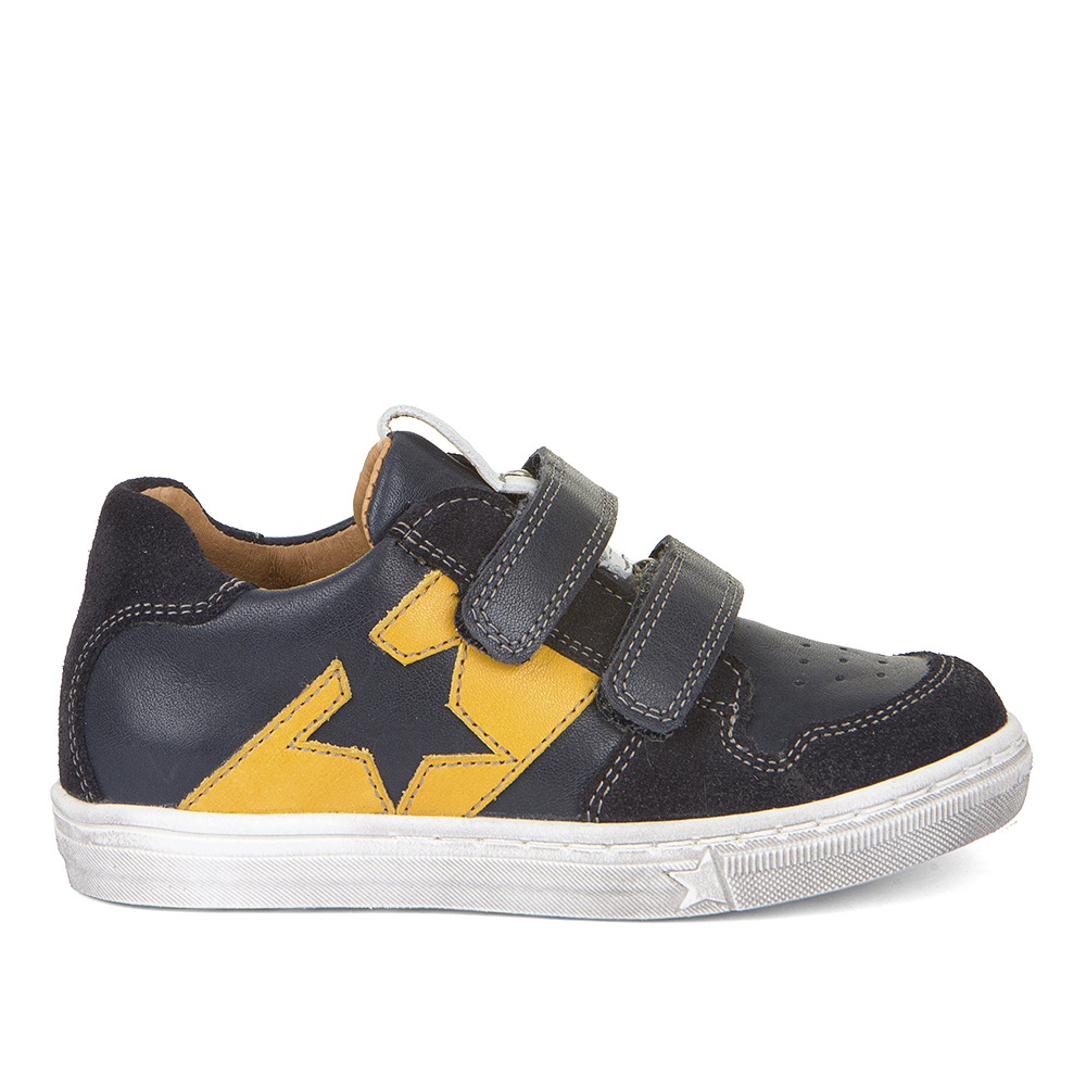 Dječja cipela picture