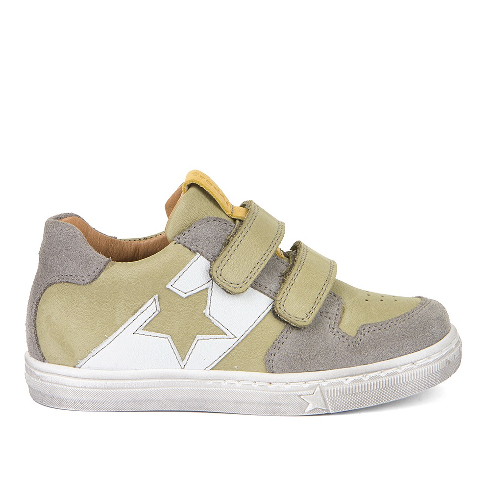 Dječja cipela picture