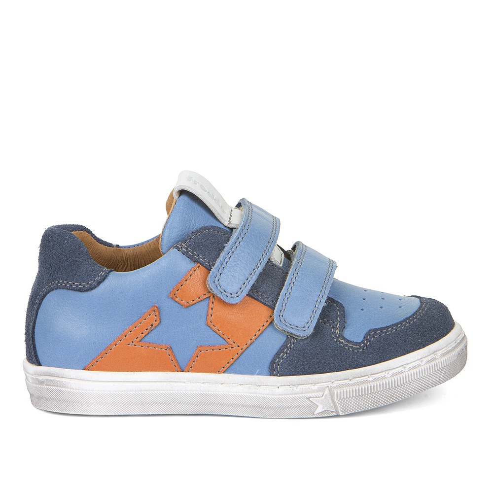 Dječja cipela picture