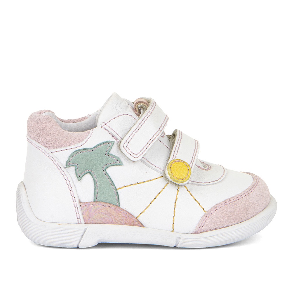 Dječja cipela picture