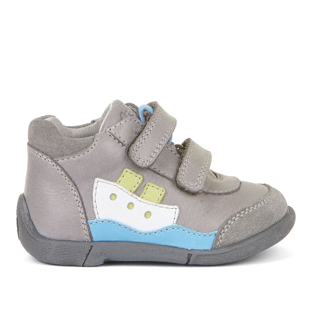 Dječja cipela picture