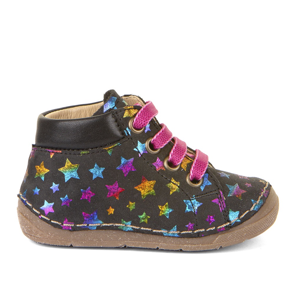 Dječja cipela picture