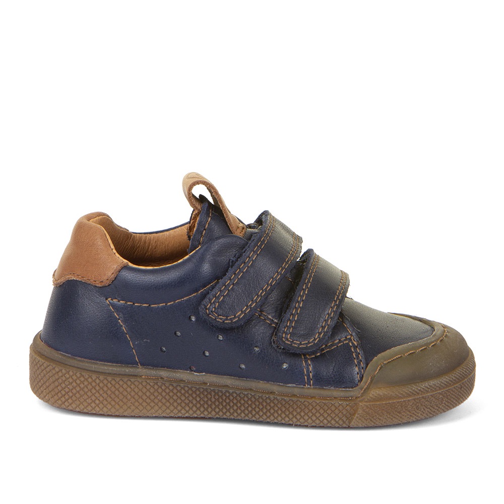 Dječja cipela picture