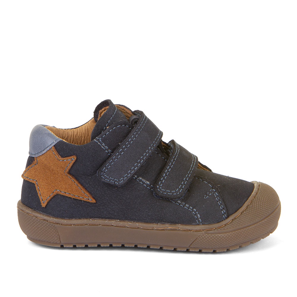 Dječja cipela picture