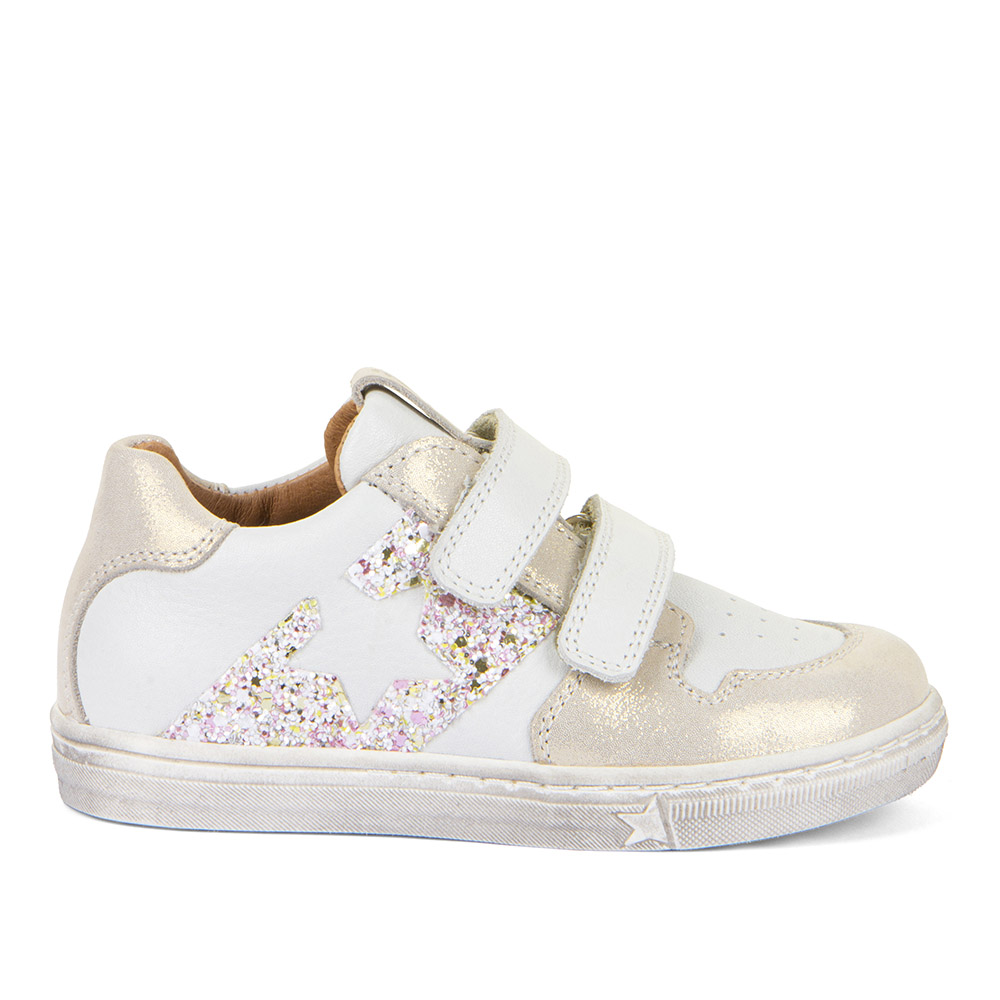 Dječja cipela picture