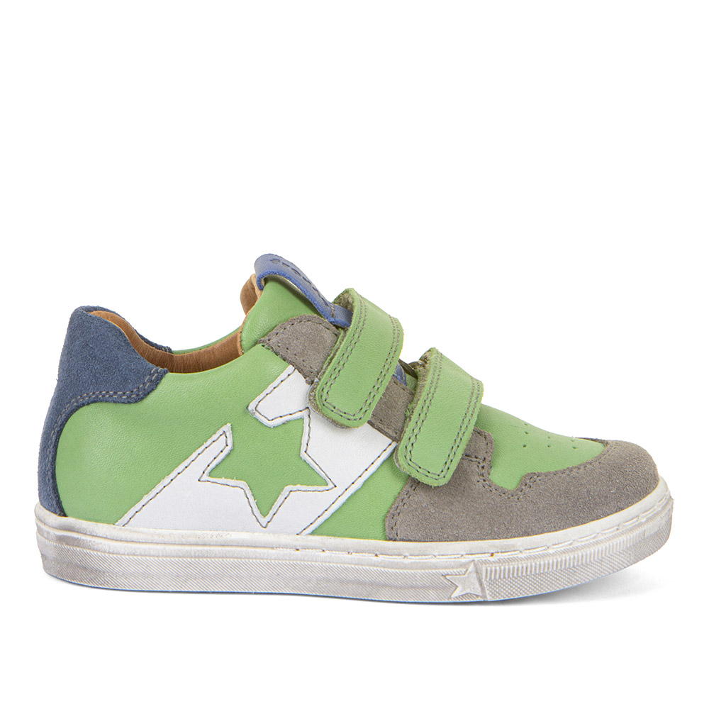 Dječja cipela picture