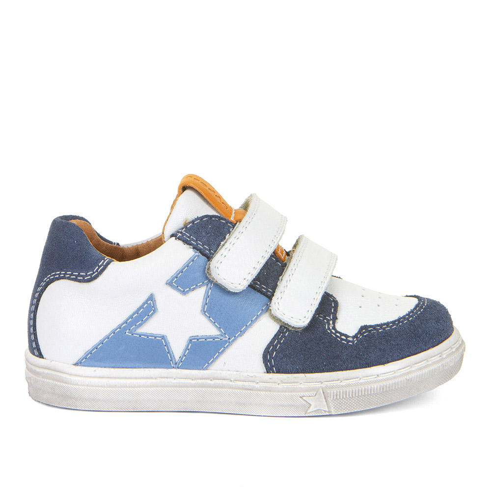 Dječja cipela picture