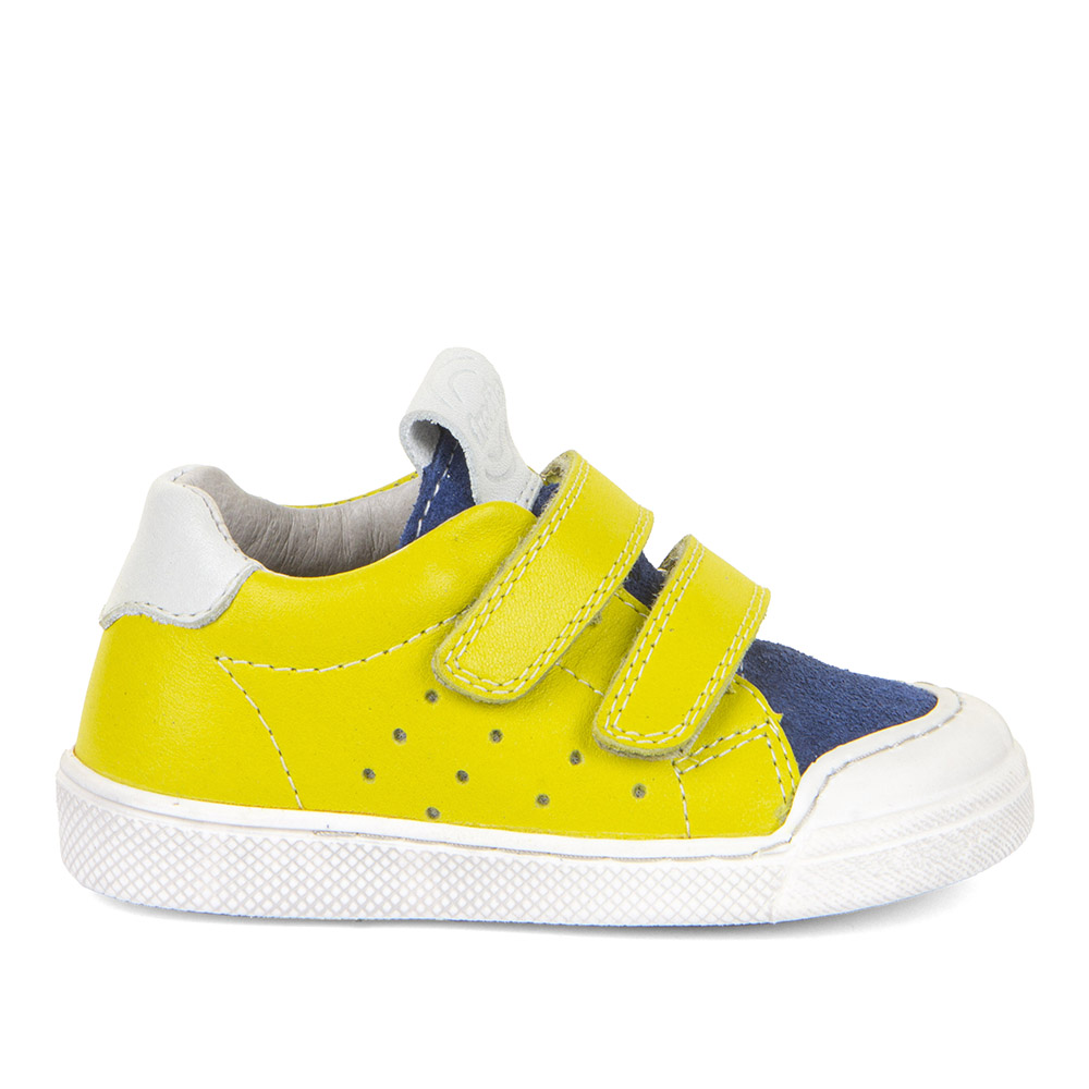 Dječja cipela picture