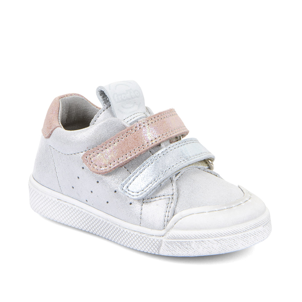 Dječja cipela picture