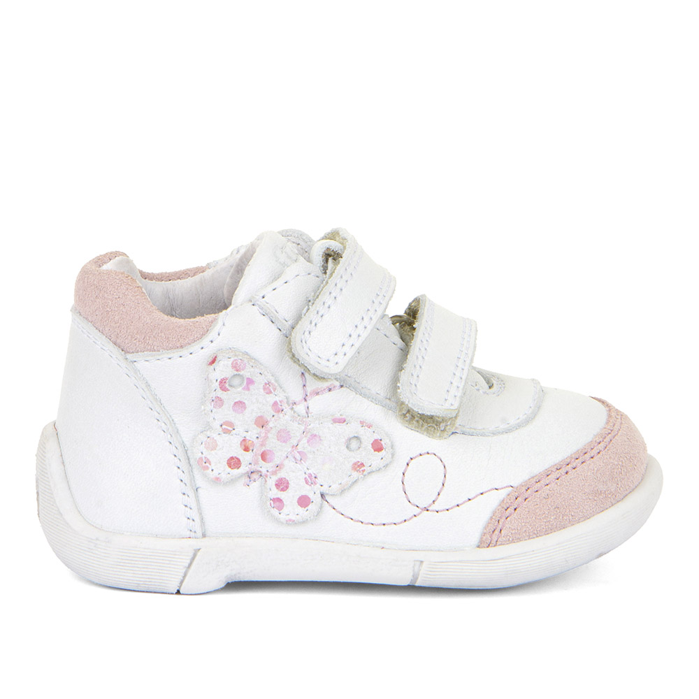 Dječja cipela picture