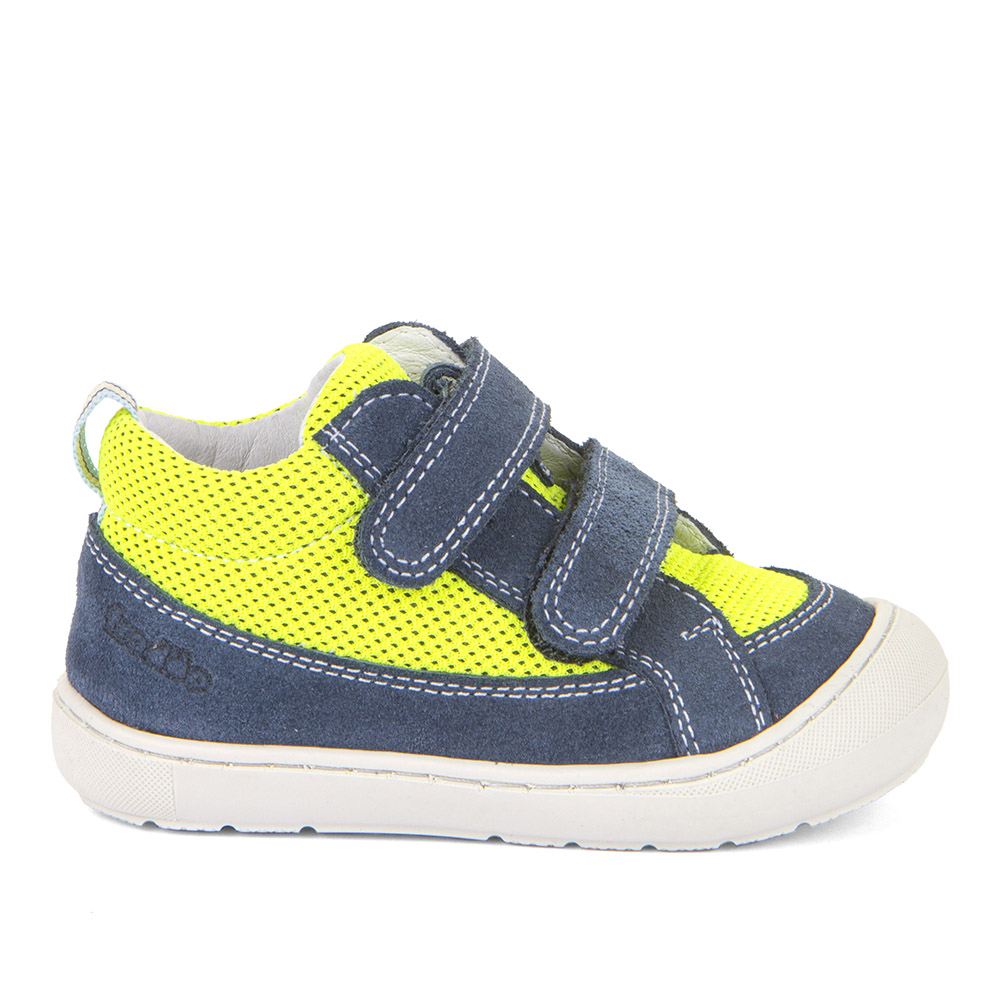 Dječja cipela picture