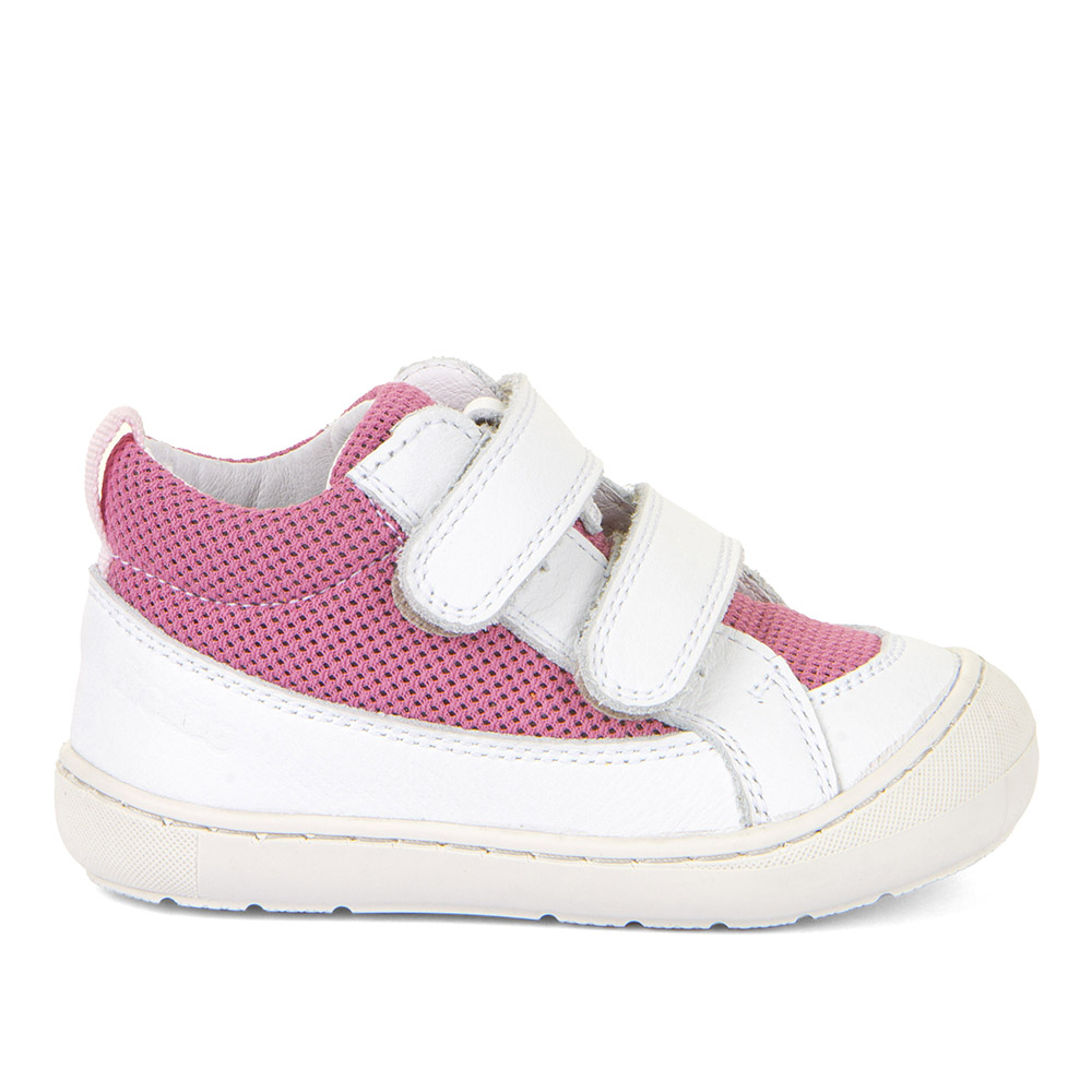 Dječja cipela picture