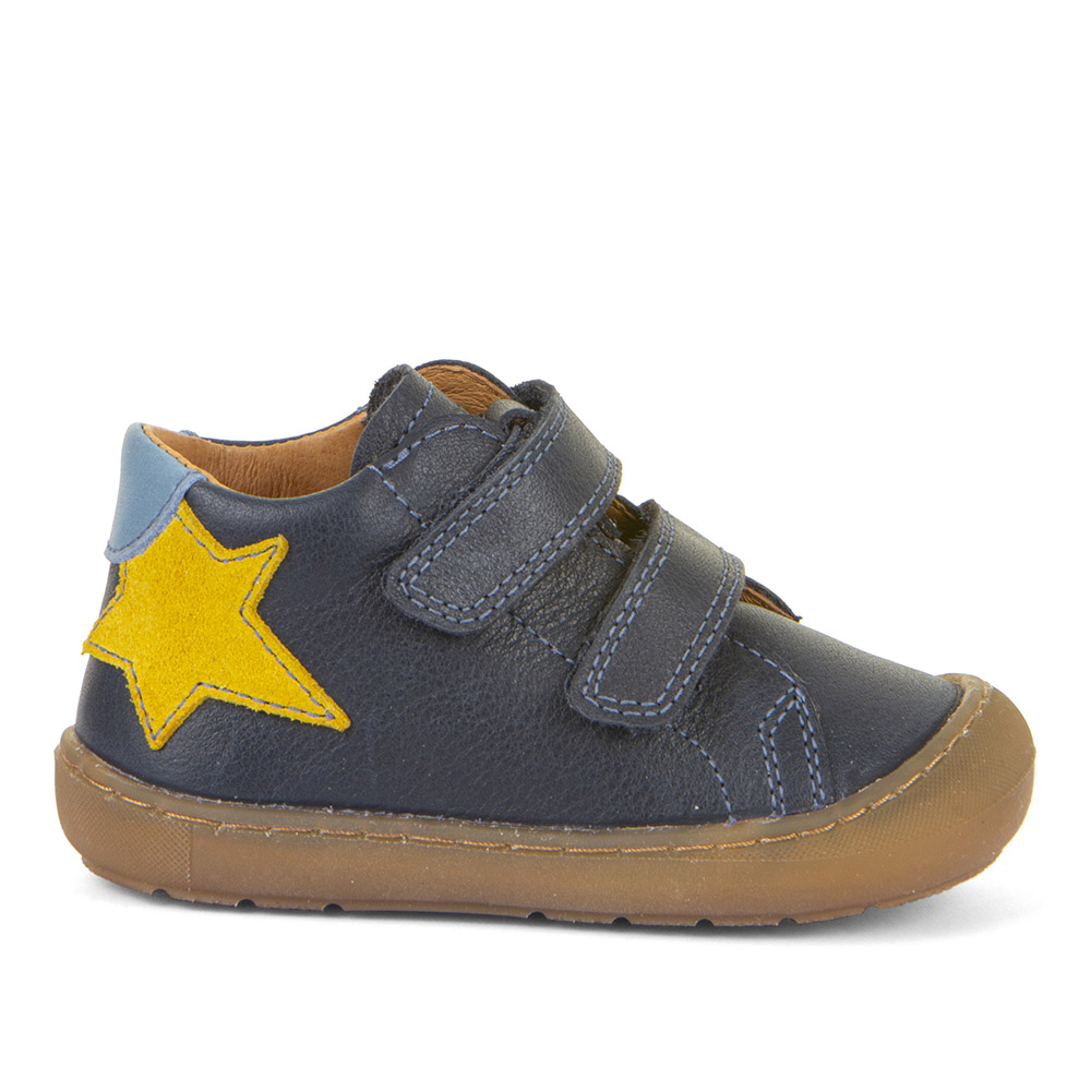 Dječja cipela picture