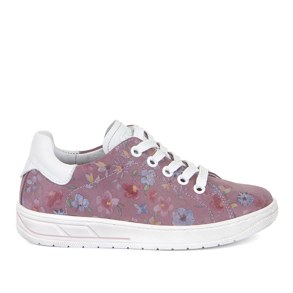 Dječja cipela picture