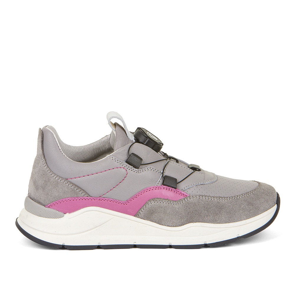 Dječja cipela picture