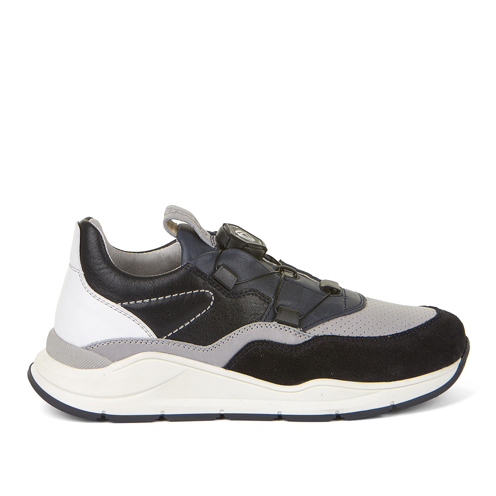 Dječja cipela picture