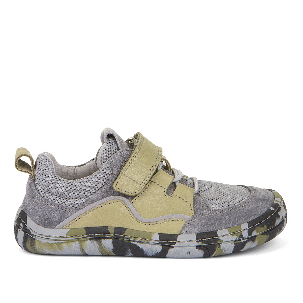 Dječja cipela picture