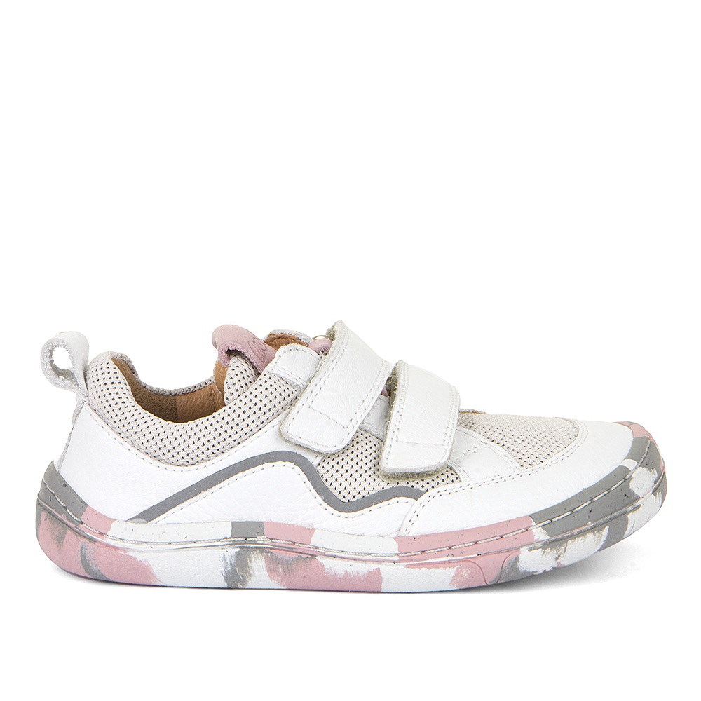 Dječja cipela picture