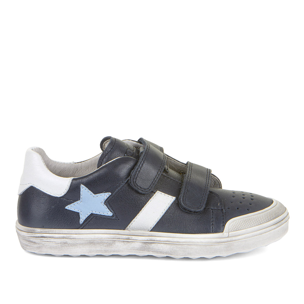 Dječja cipela picture