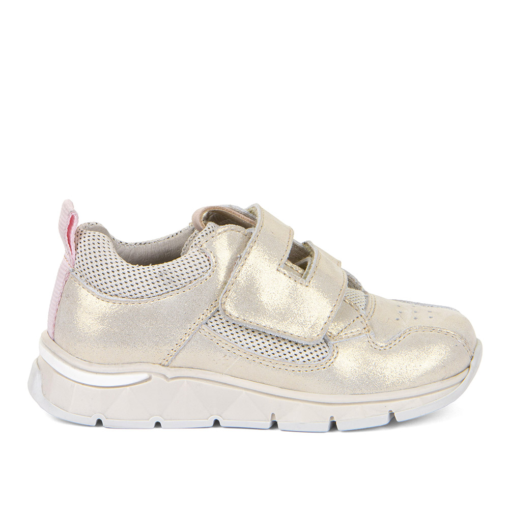 Dječja cipela picture