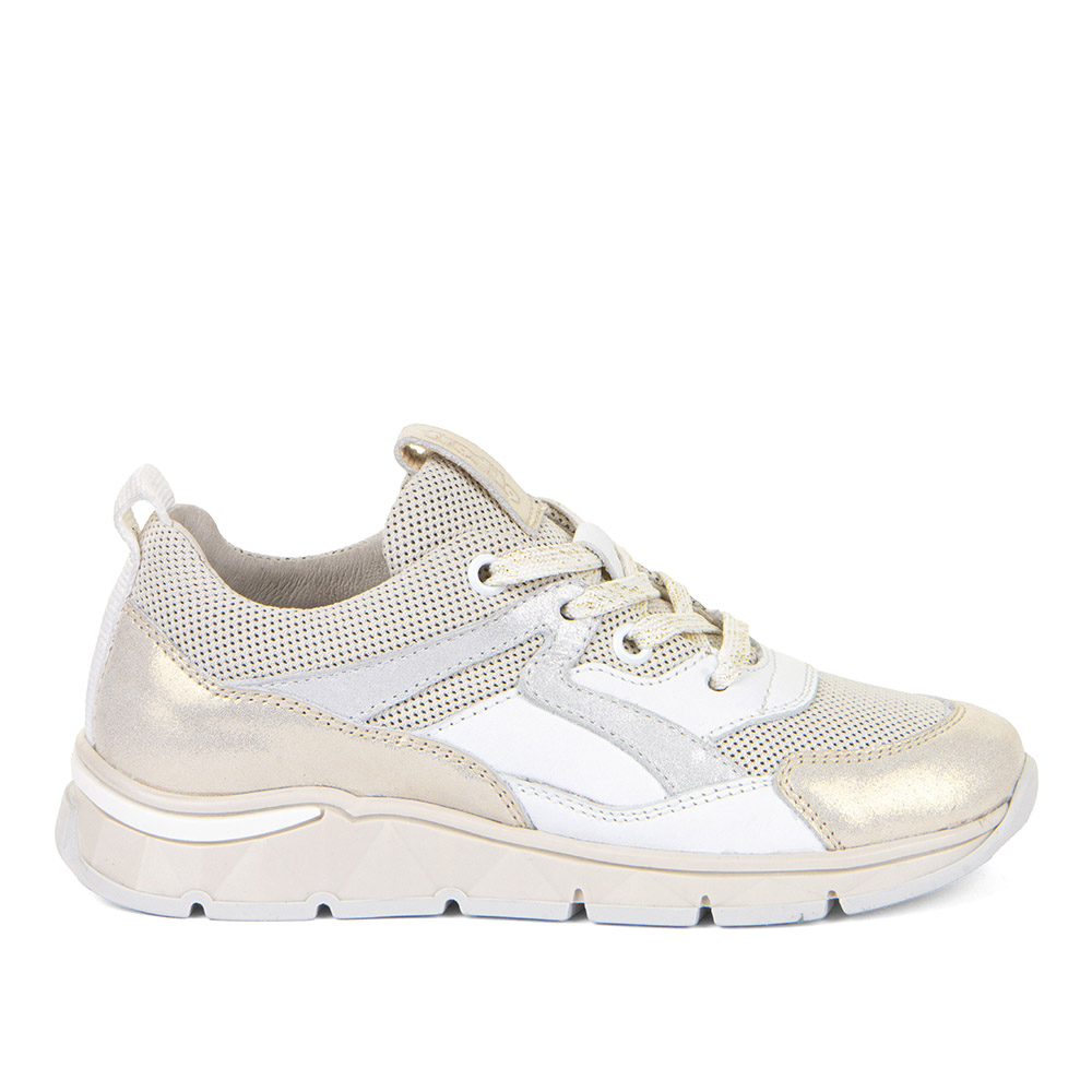 Dječja cipela picture