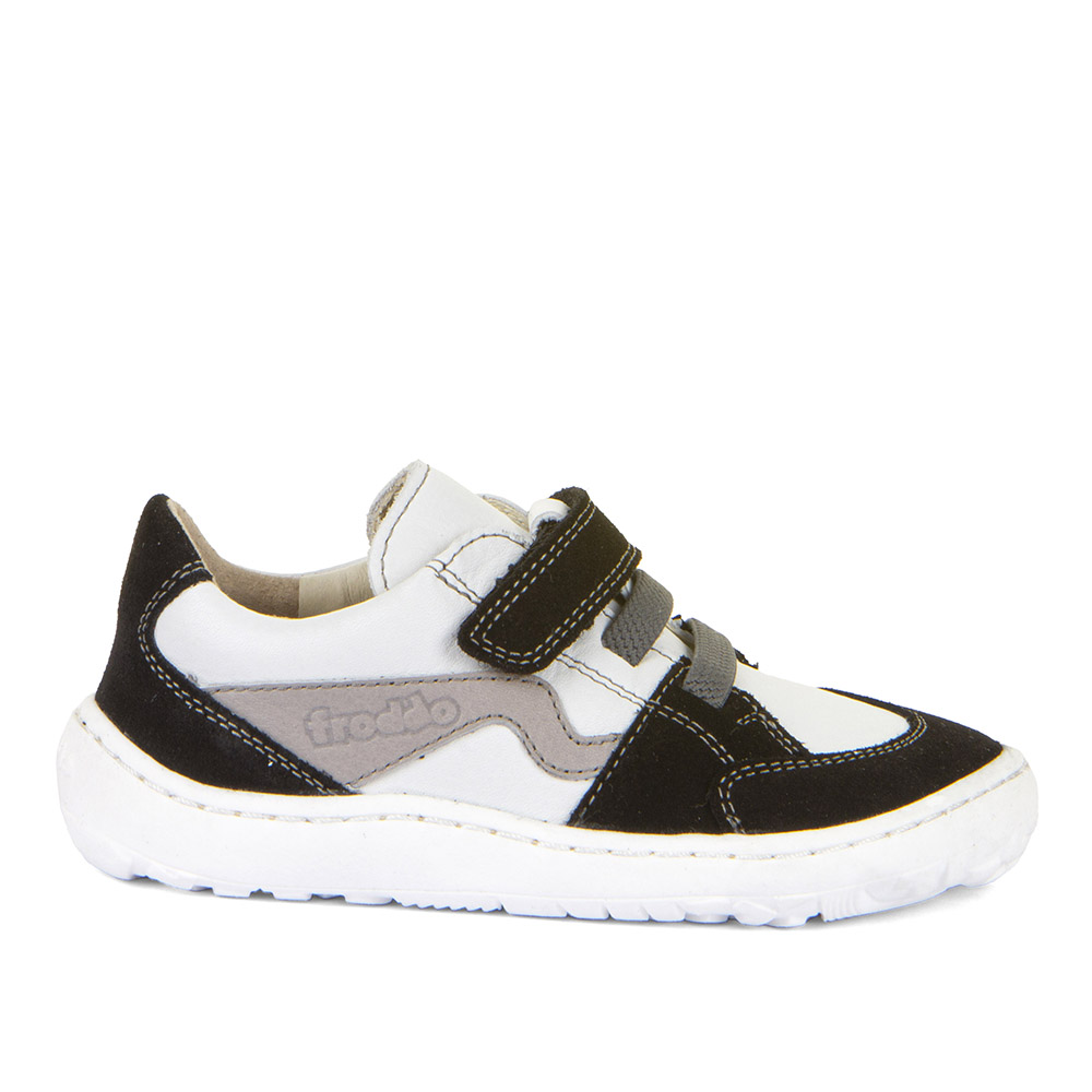 Dječja cipela picture