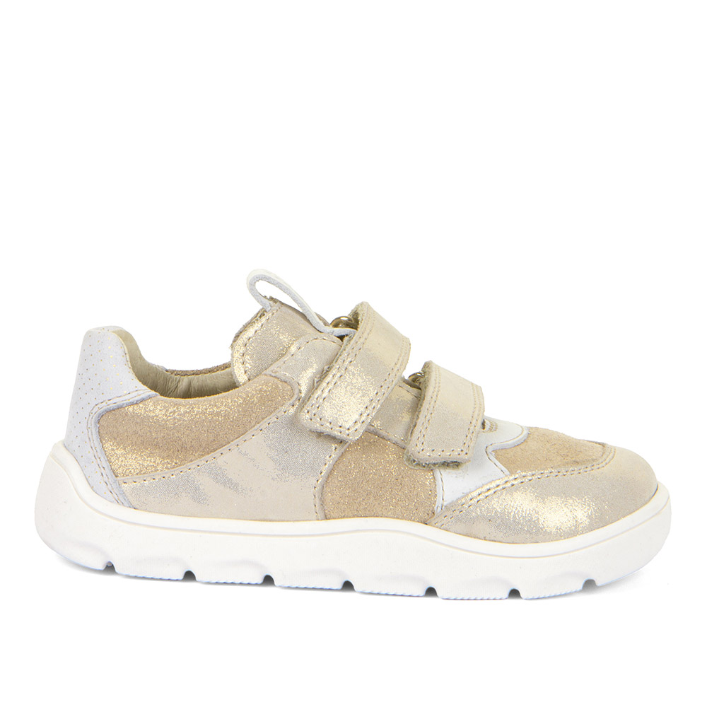 Dječja cipela picture