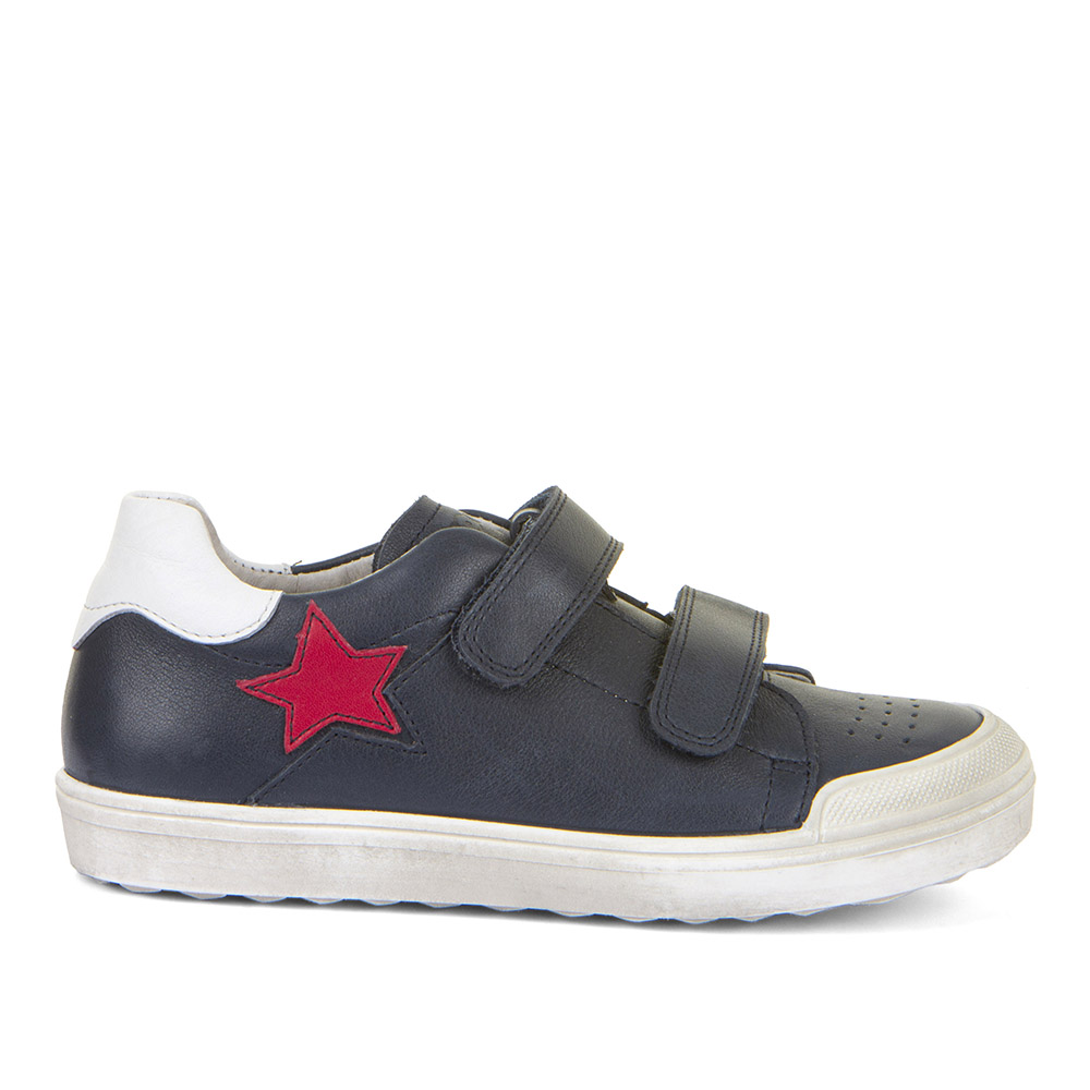 Dječja cipela picture