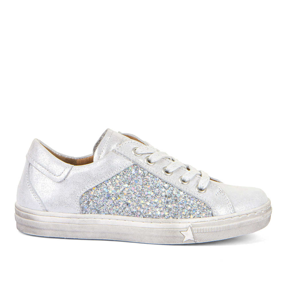 Dječja cipela picture