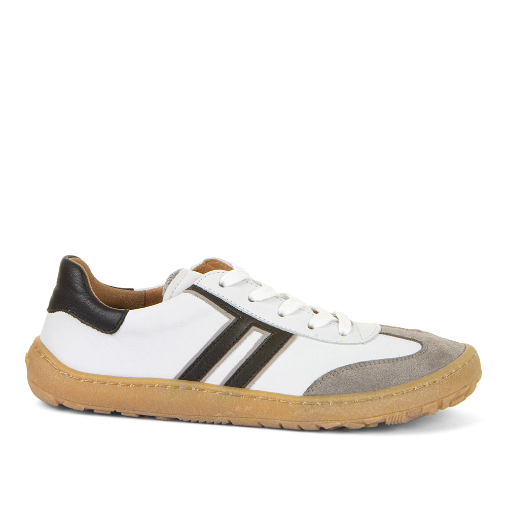 Dječja cipela picture