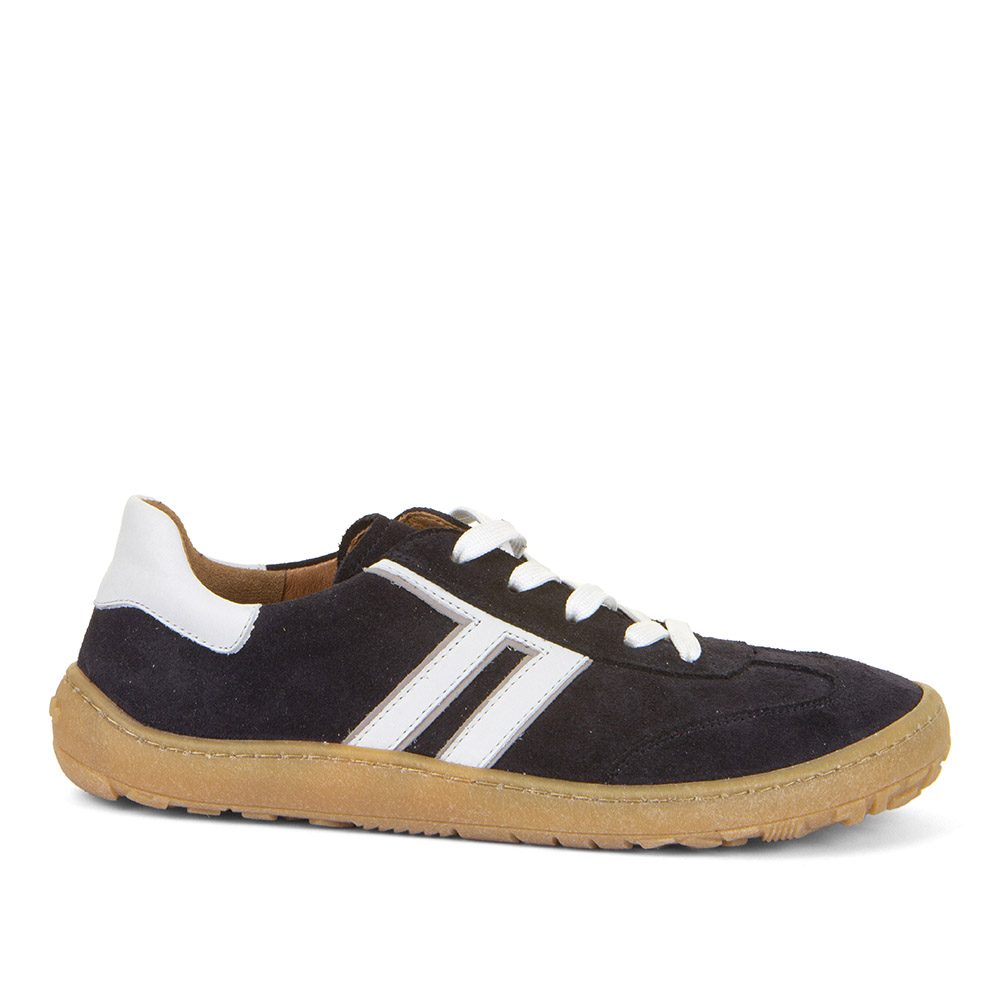 Dječja cipela picture